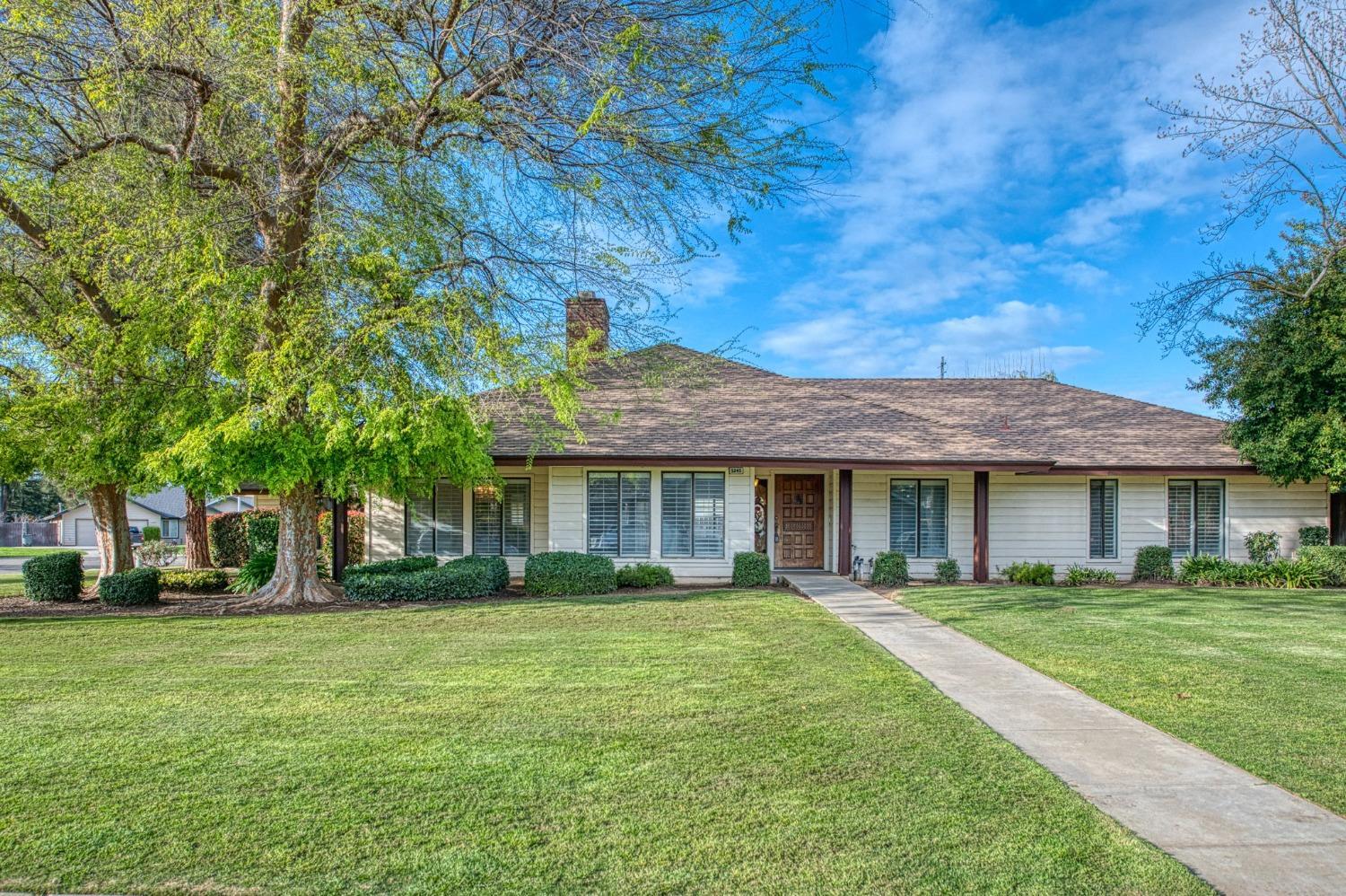 E Heaton Ave, Fresno, CA 93727