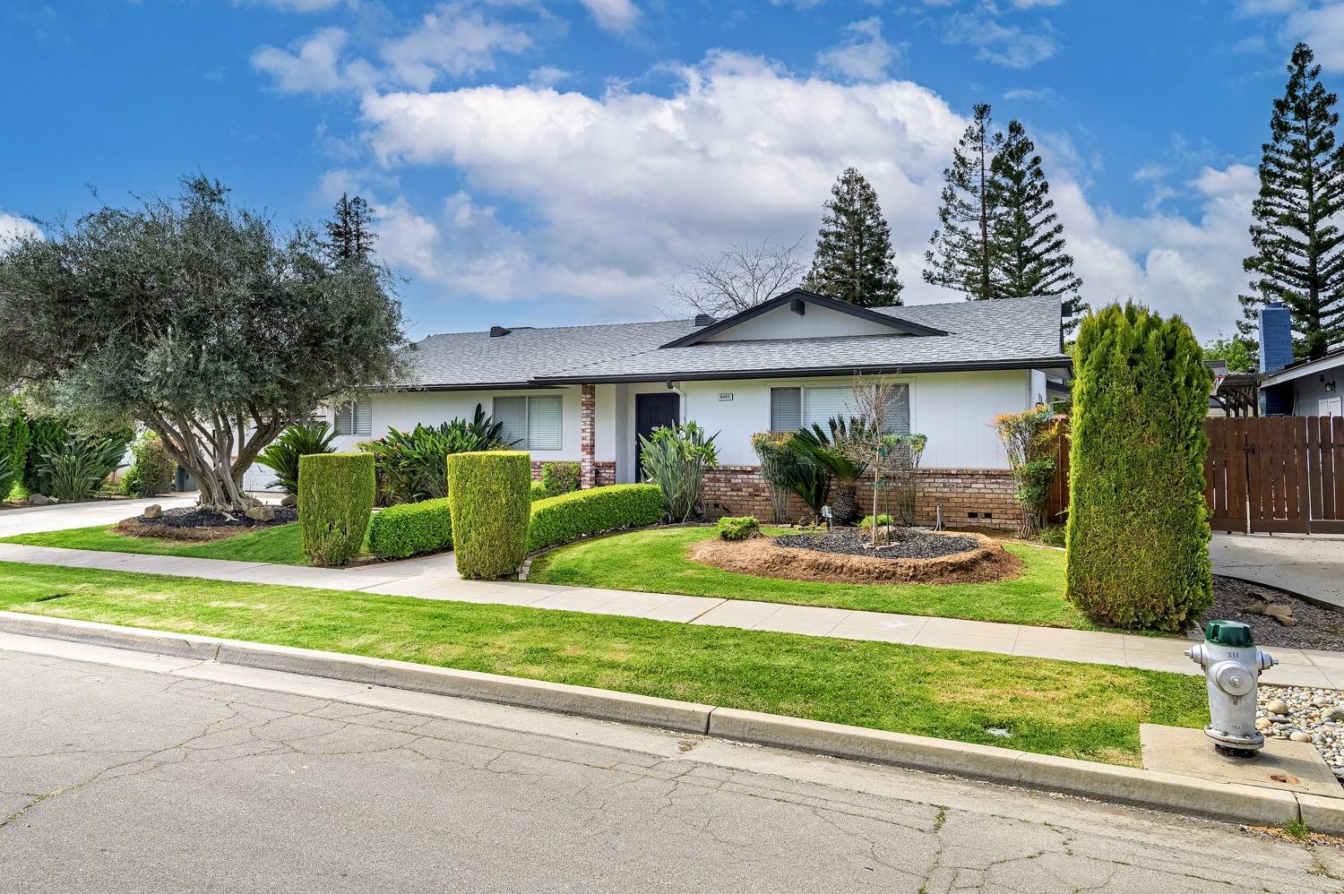 N Farris Ave, Fresno, CA 93711