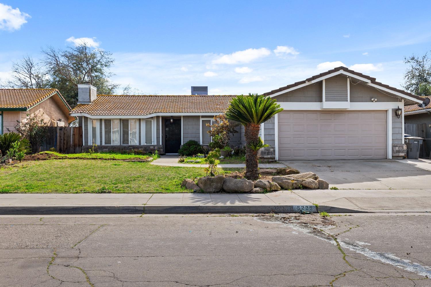 W Griffith Way, Fresno, CA 93722