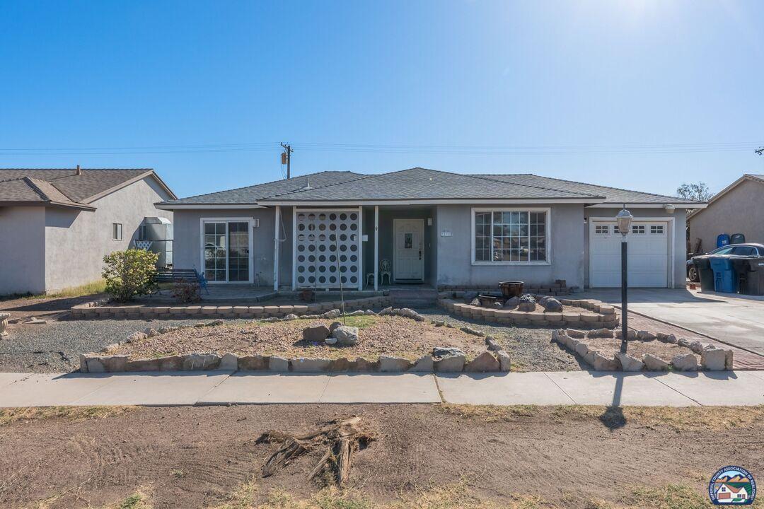 S 19th St, El Centro, CA 92243