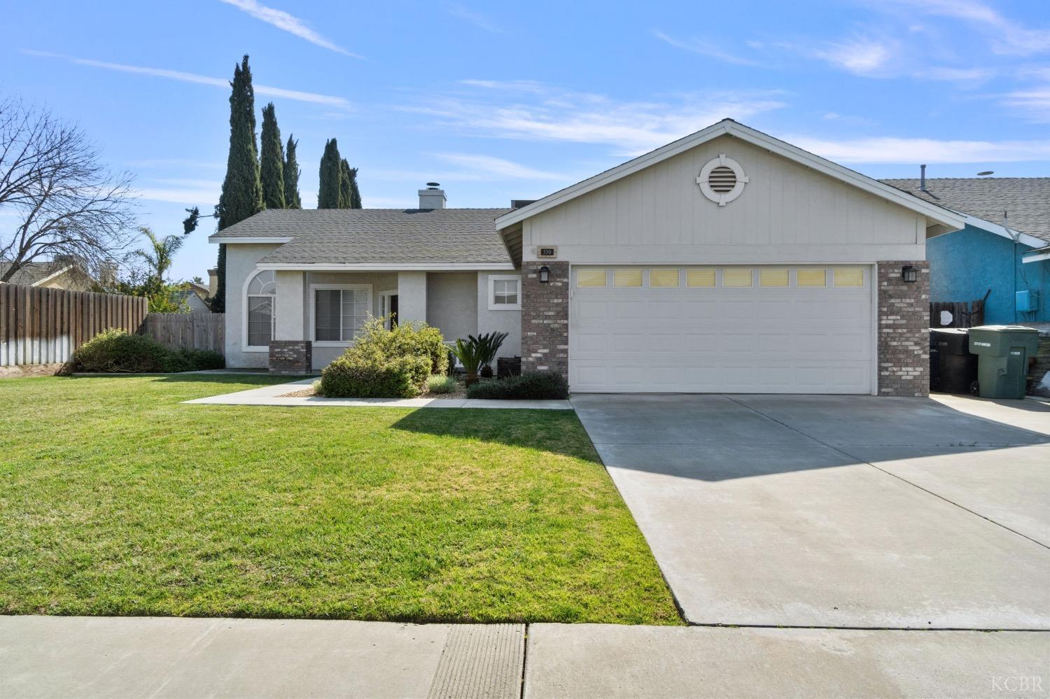 W Cinnamon Ave, Hanford, CA 93230