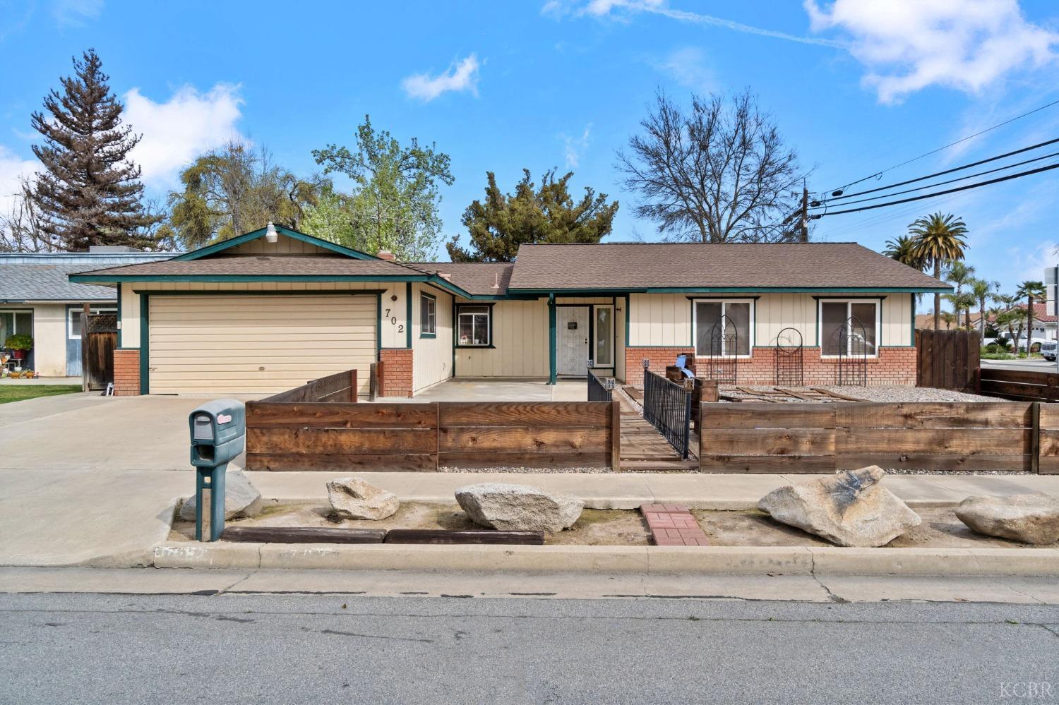 W Cortner St, Hanford, CA 93230
