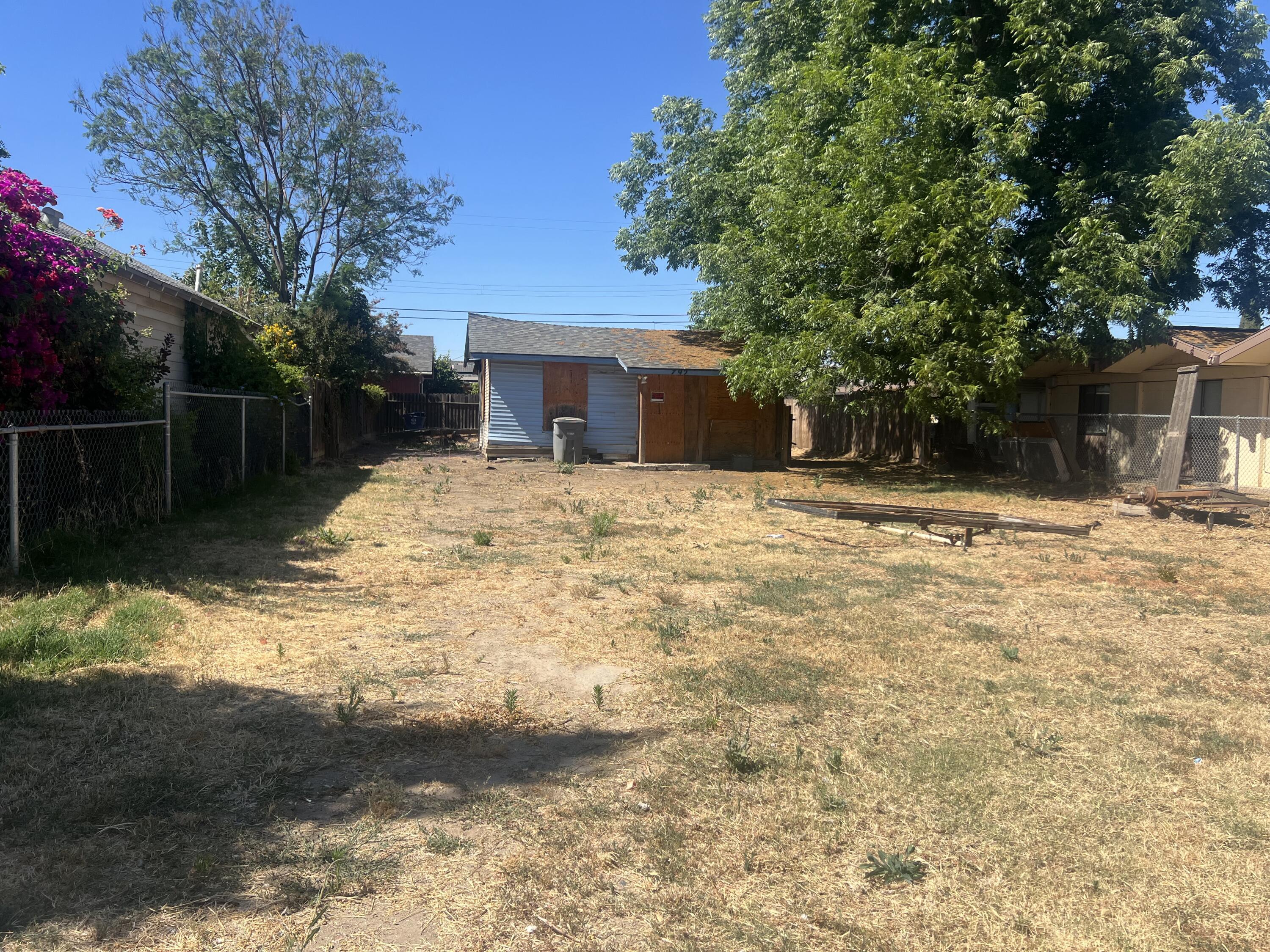 E Duff Ave, Reedley, CA 93654