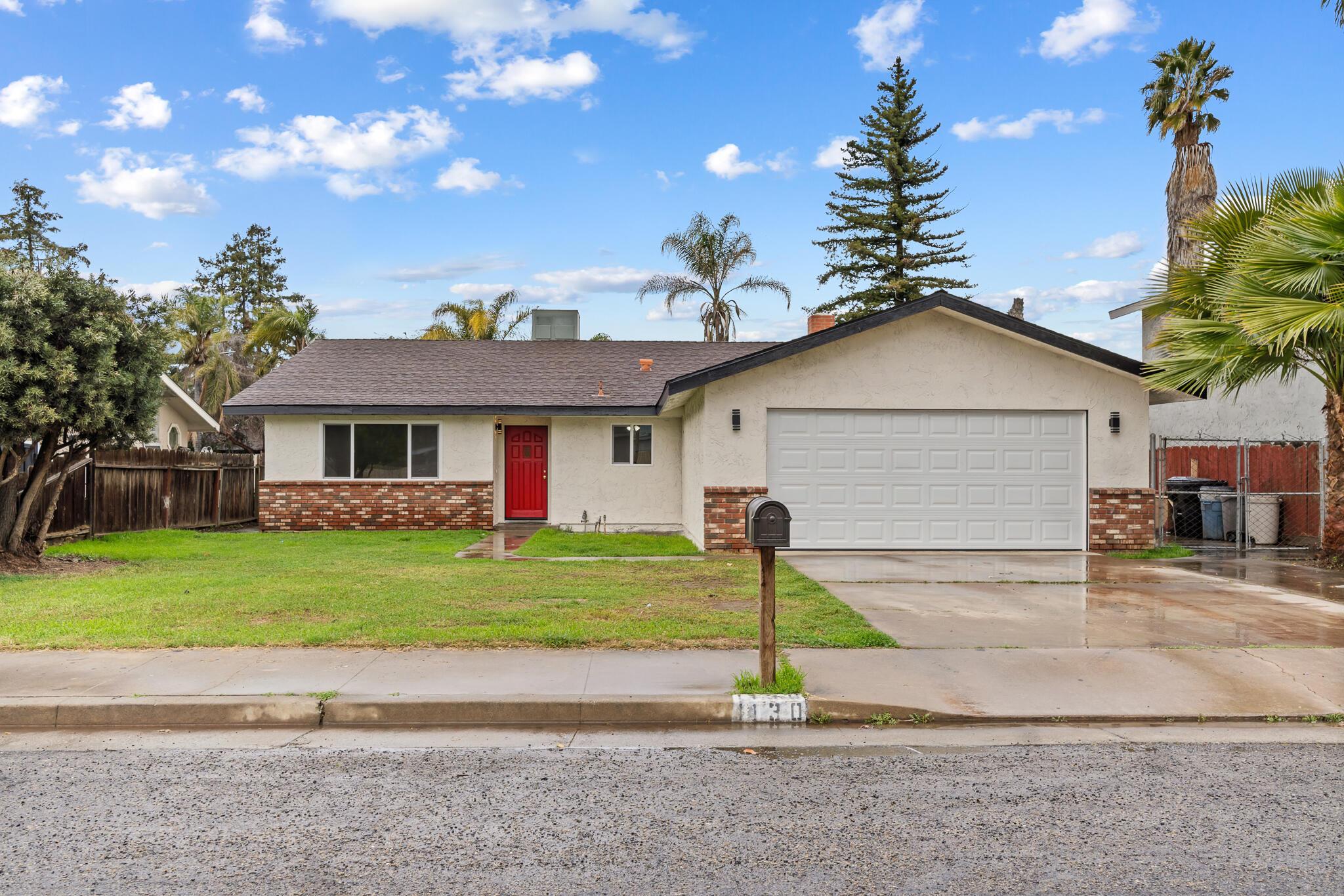 W Mulberry Ave, Porterville, CA 93257