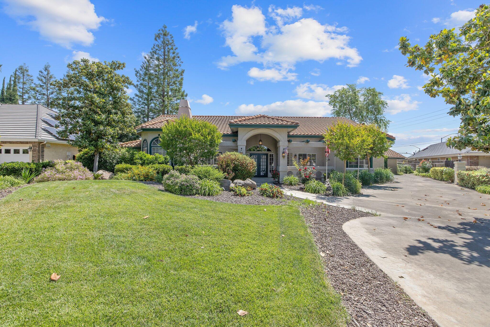 S Bridge St, Visalia, CA 93277