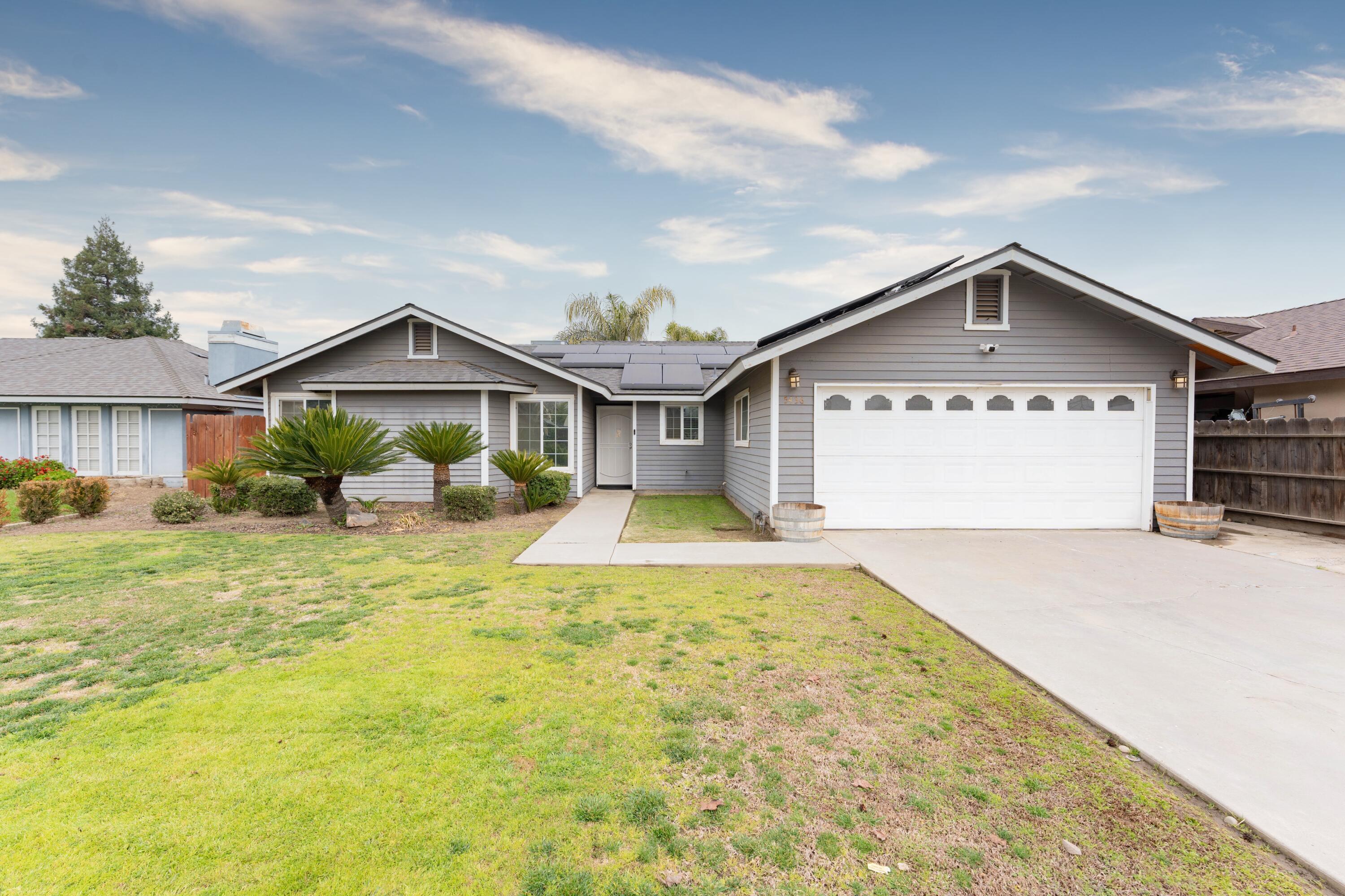 W Seeger Ct, Visalia, CA 93277