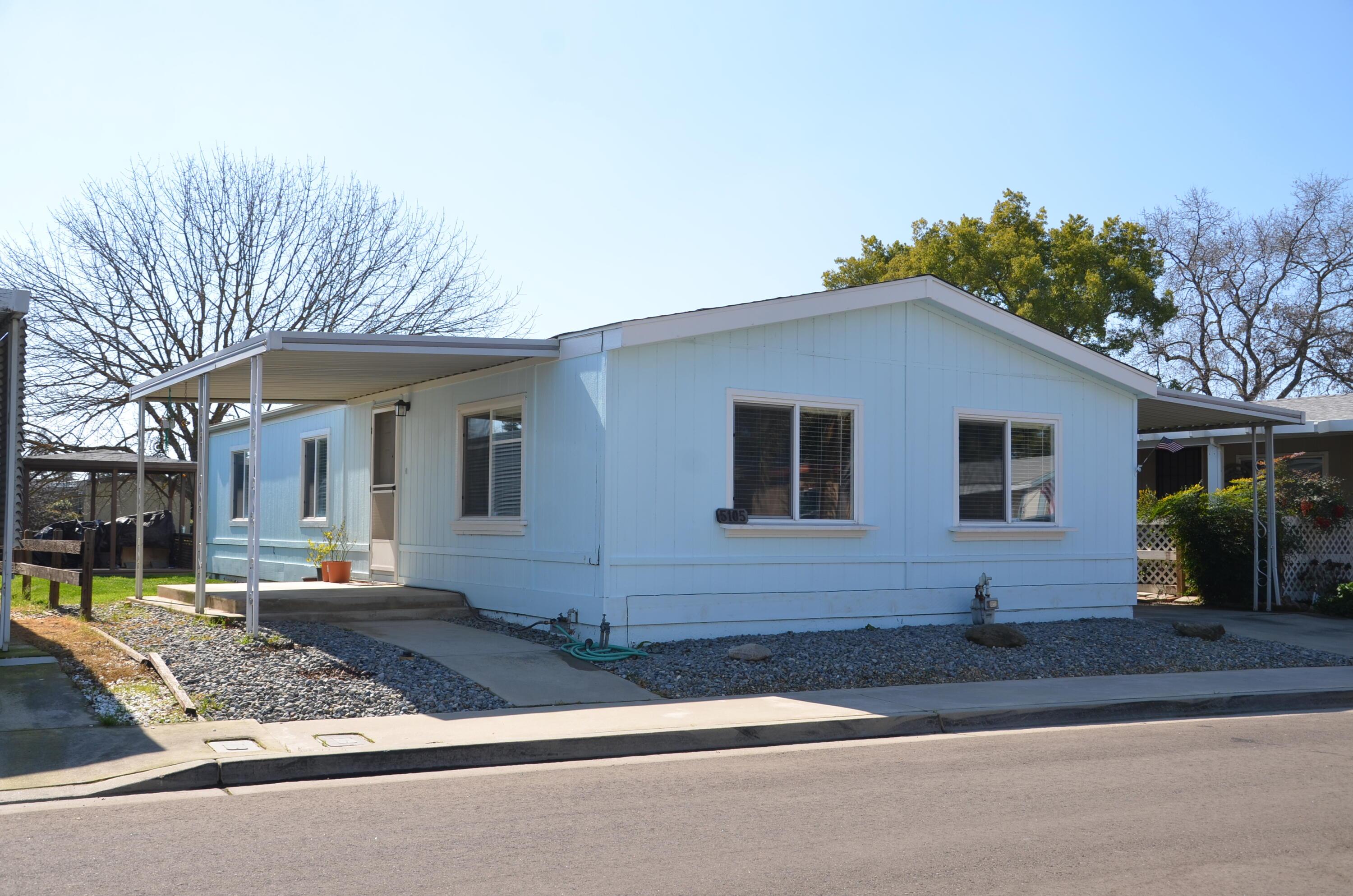 W Sunnyside Ct, Visalia, CA 93277