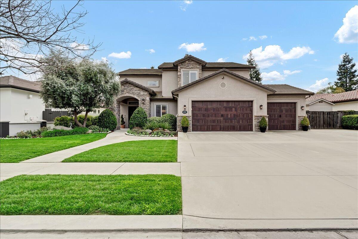 W Harold Ave, Visalia, CA 93291