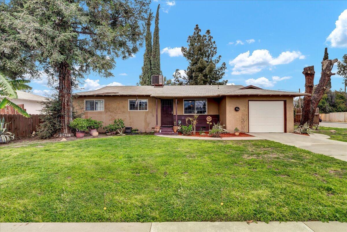 S Laspina St, Tulare, CA 93274