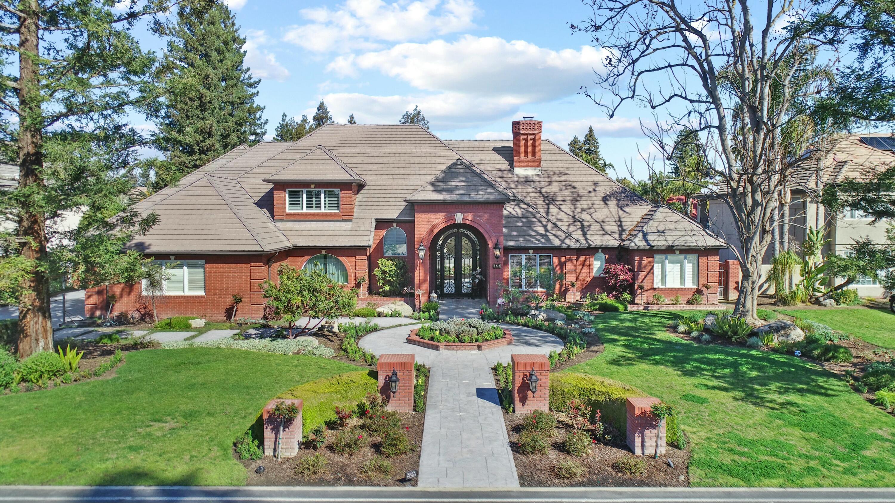 W Elowin Dr, Visalia, CA 93291