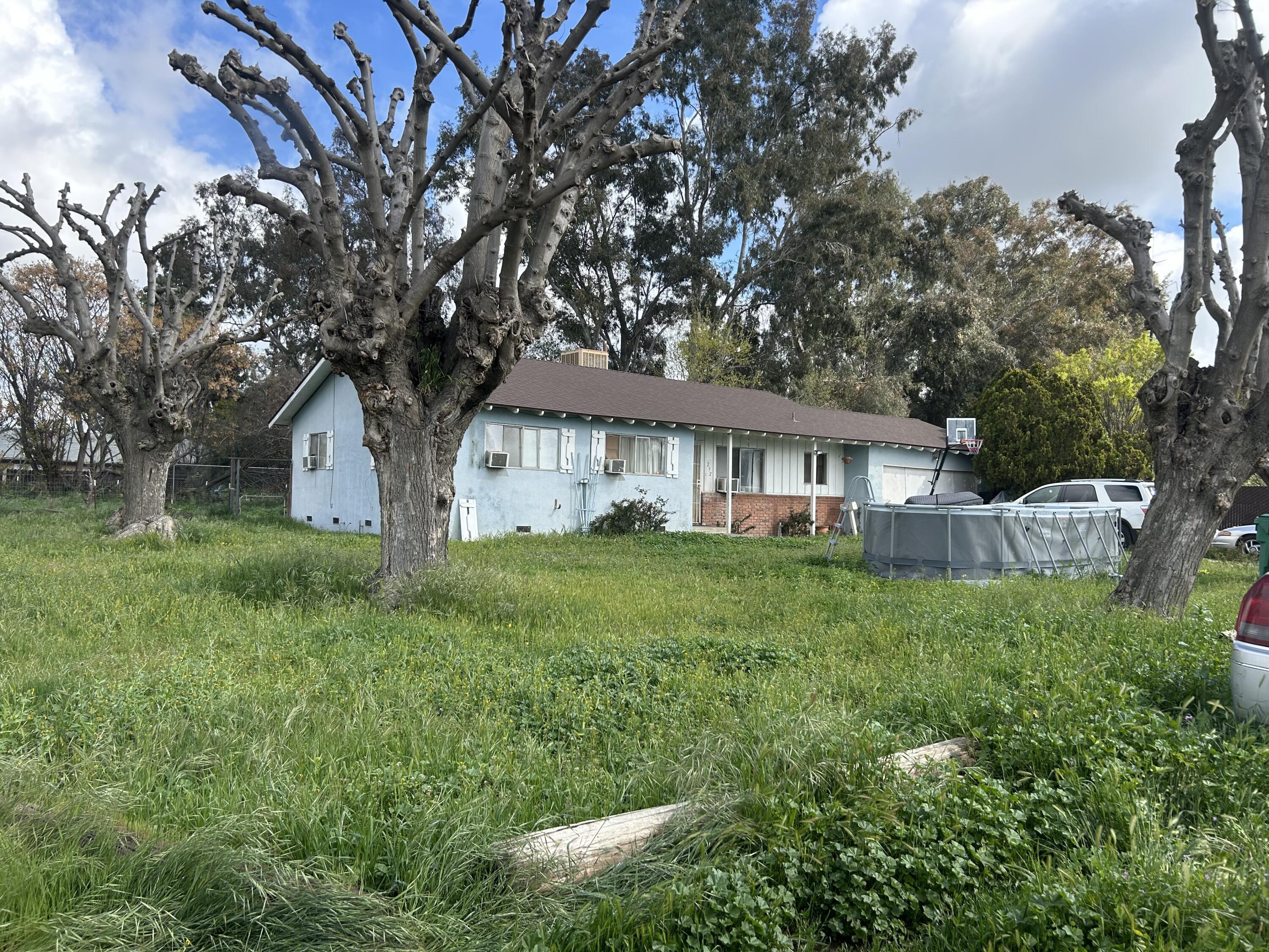 N Villa St, Porterville, CA 93257