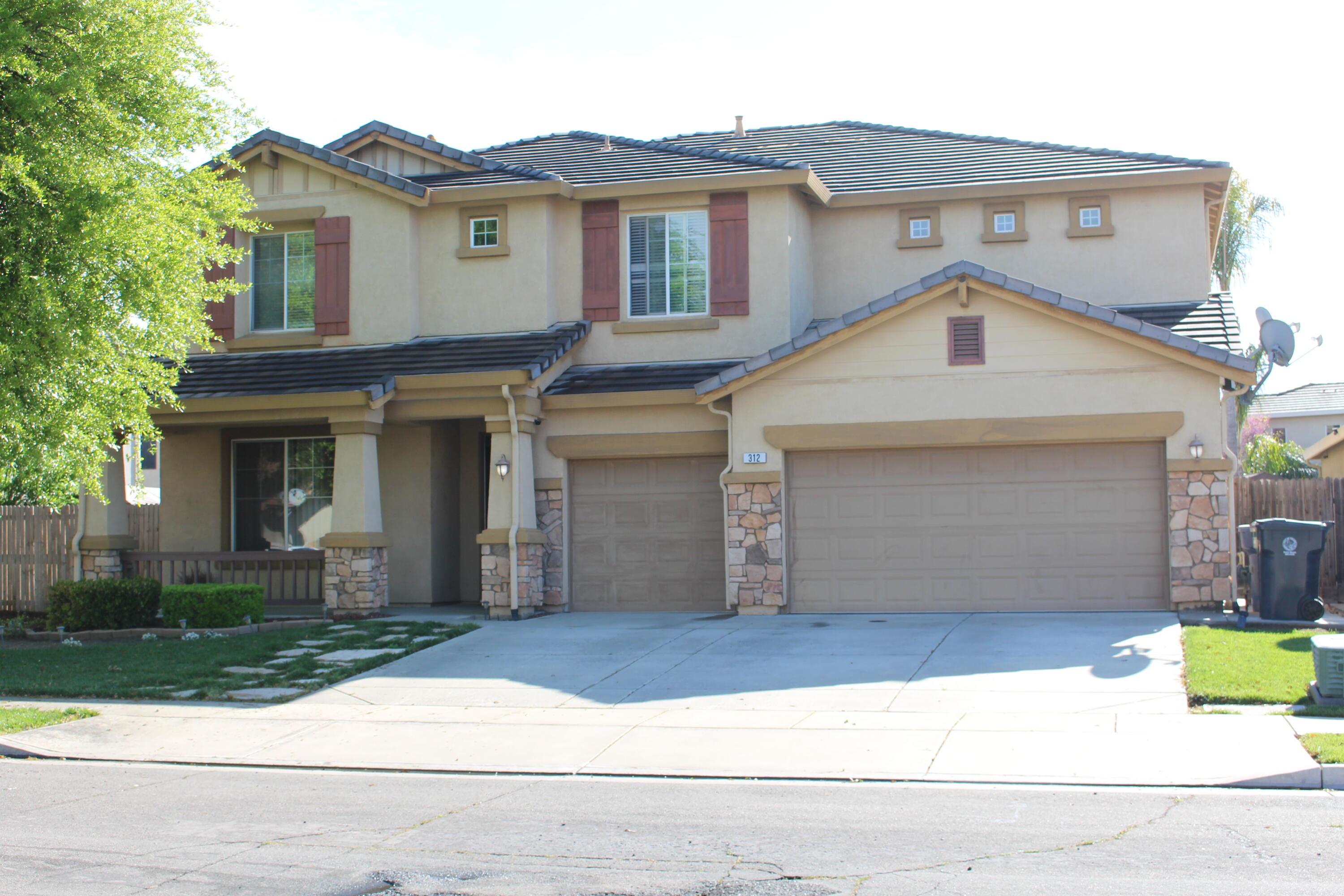 Martin St, Tulare, CA 93274
