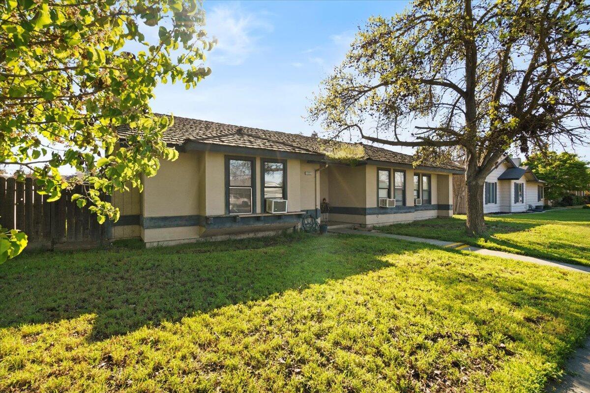 N Laspina St, Tulare, CA 93274