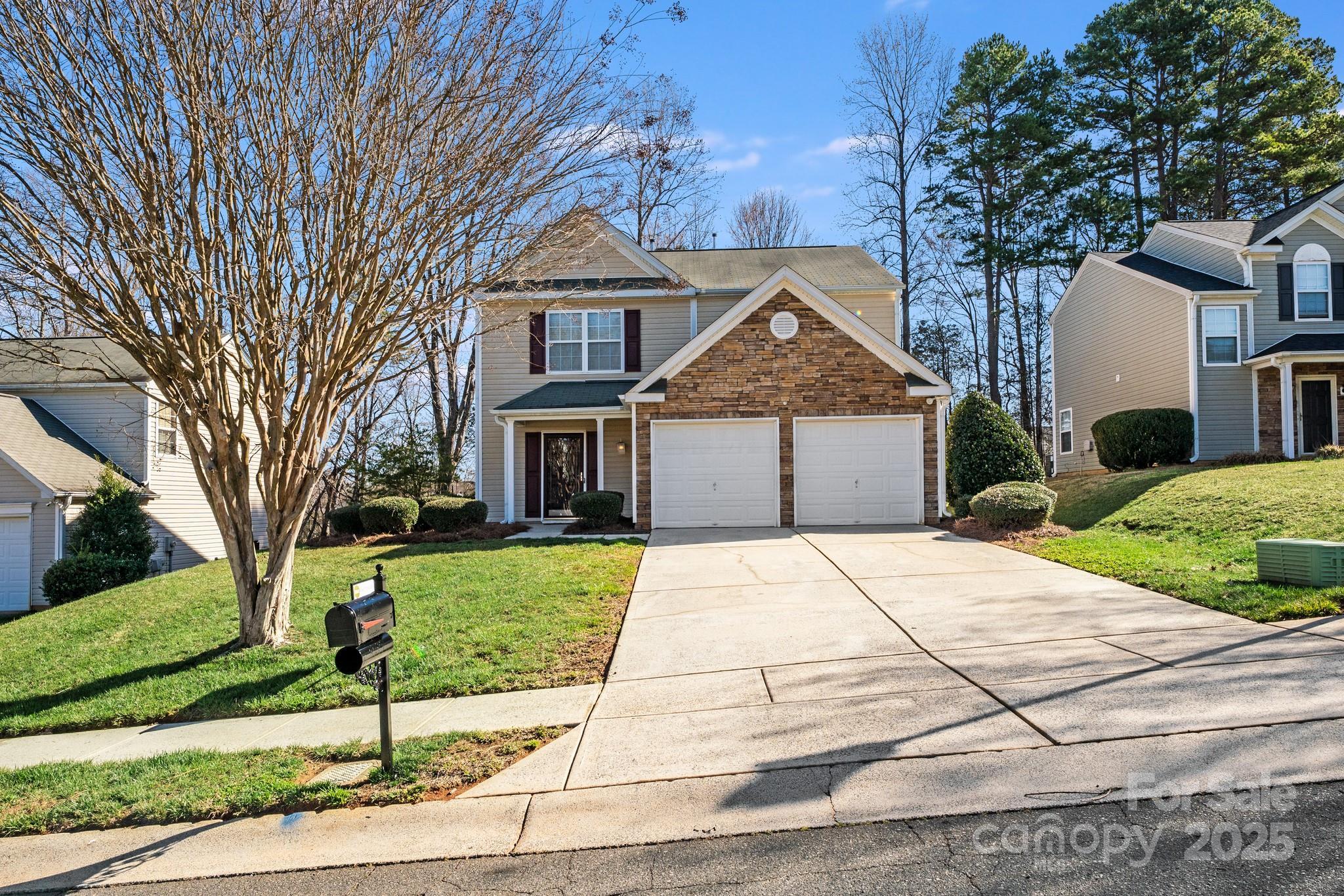 Rustic View Ct, Charlotte, NC 28216
