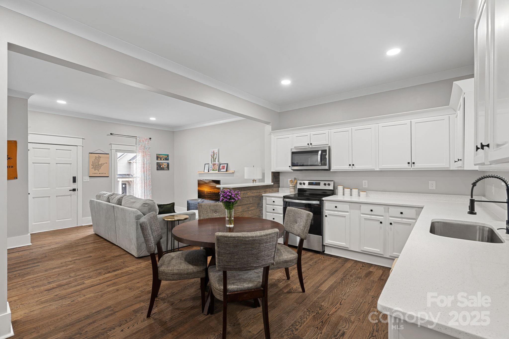 Leland St, Charlotte, NC 28214
