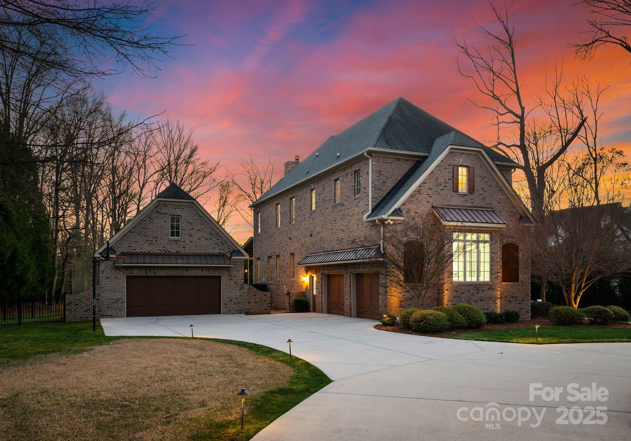 Preston Ln, Charlotte, NC 28270