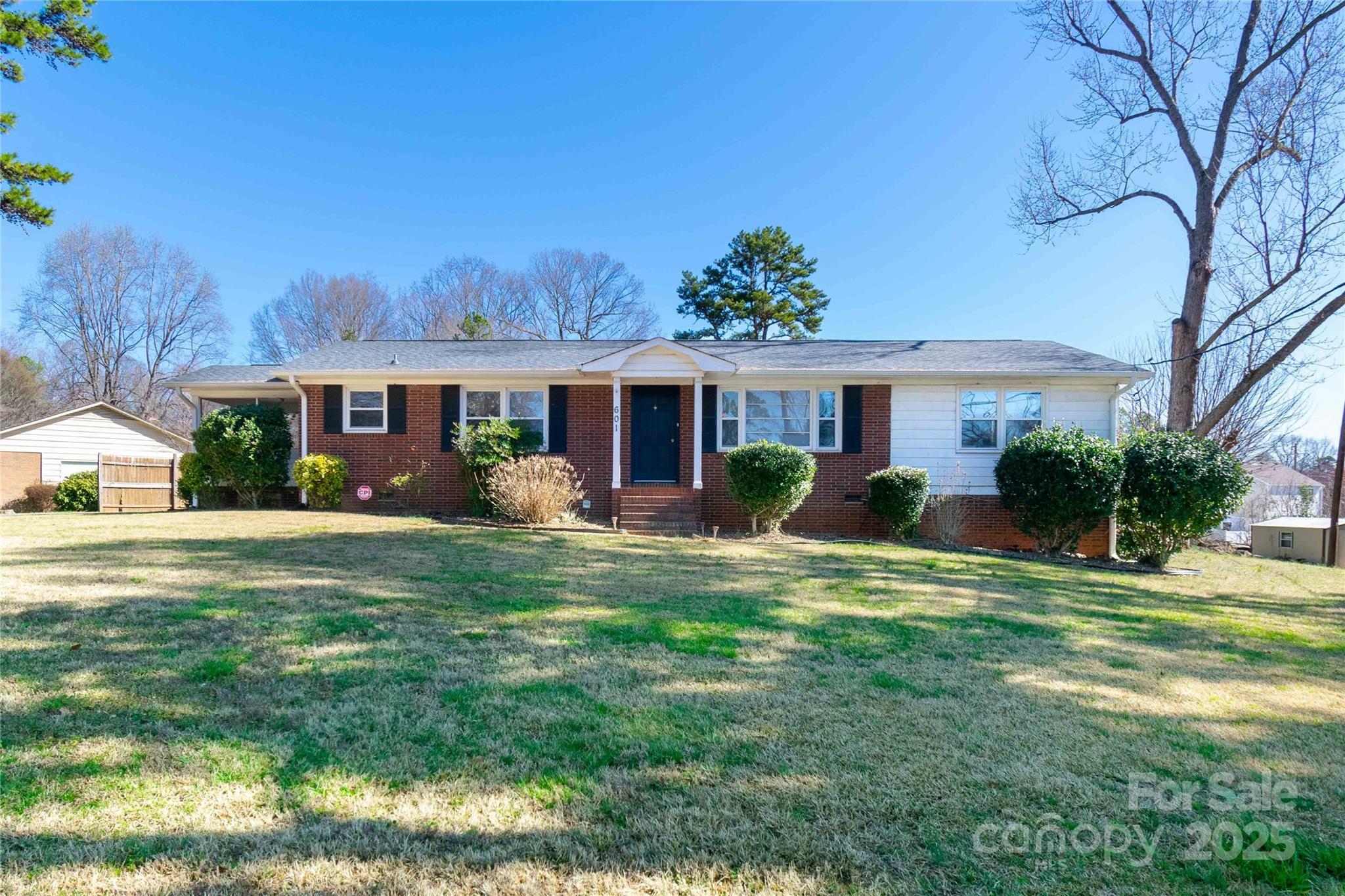 Carole Ln, Charlotte, NC 28214