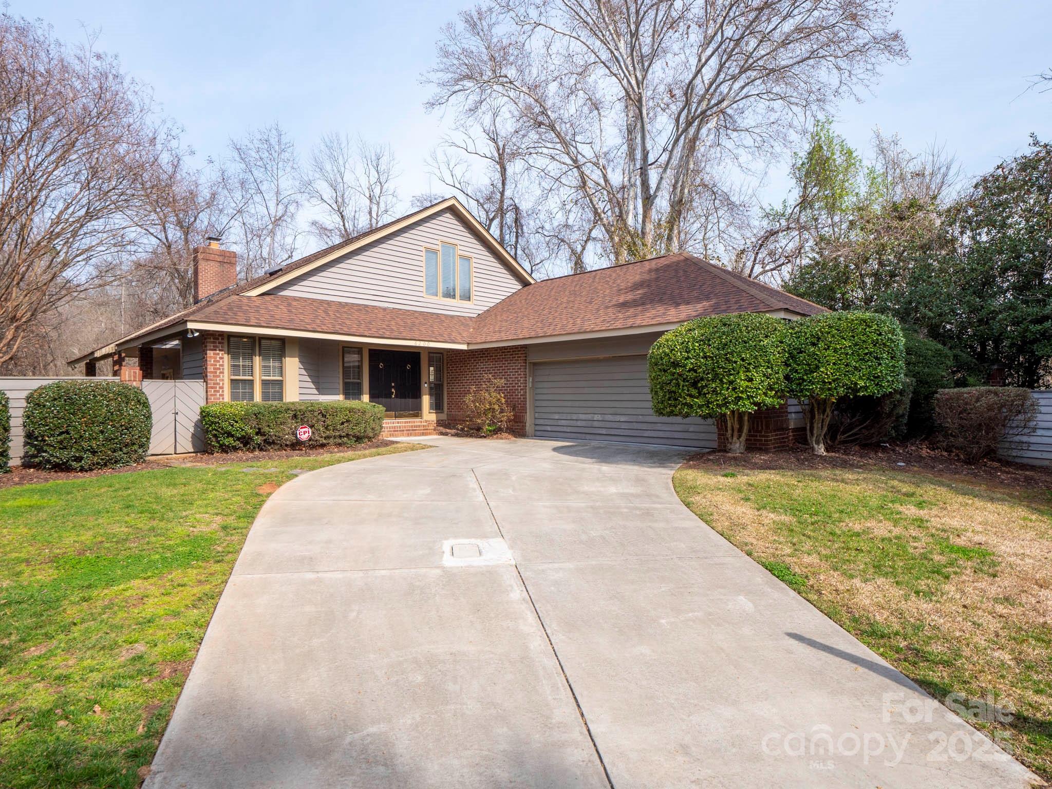 Summertree Ln, Charlotte, NC 28226