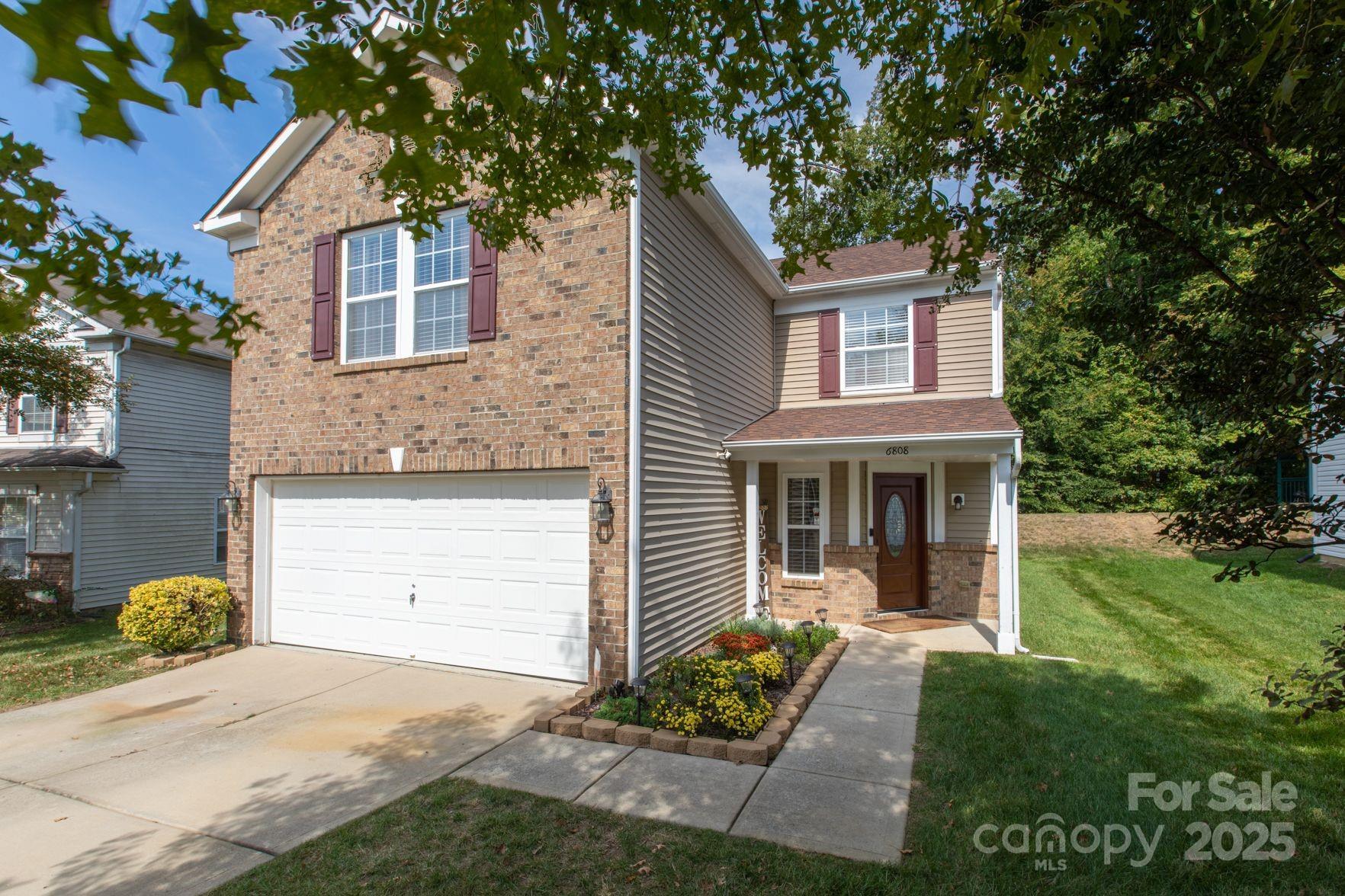 Wandering Creek Dr, Charlotte, NC 28216