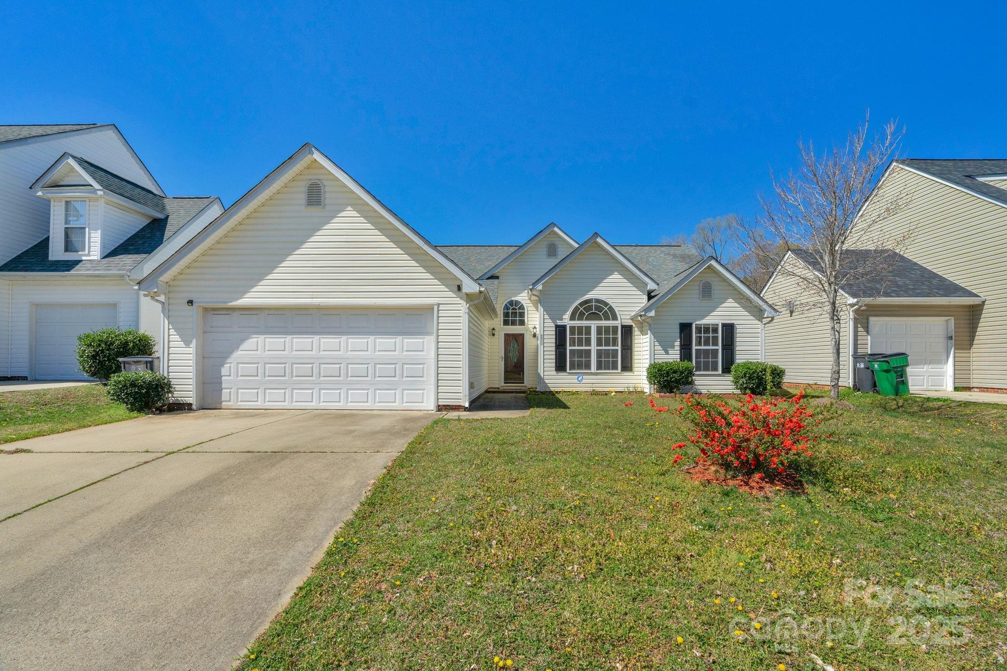 Parkers Crossing Dr, Charlotte, NC 28215