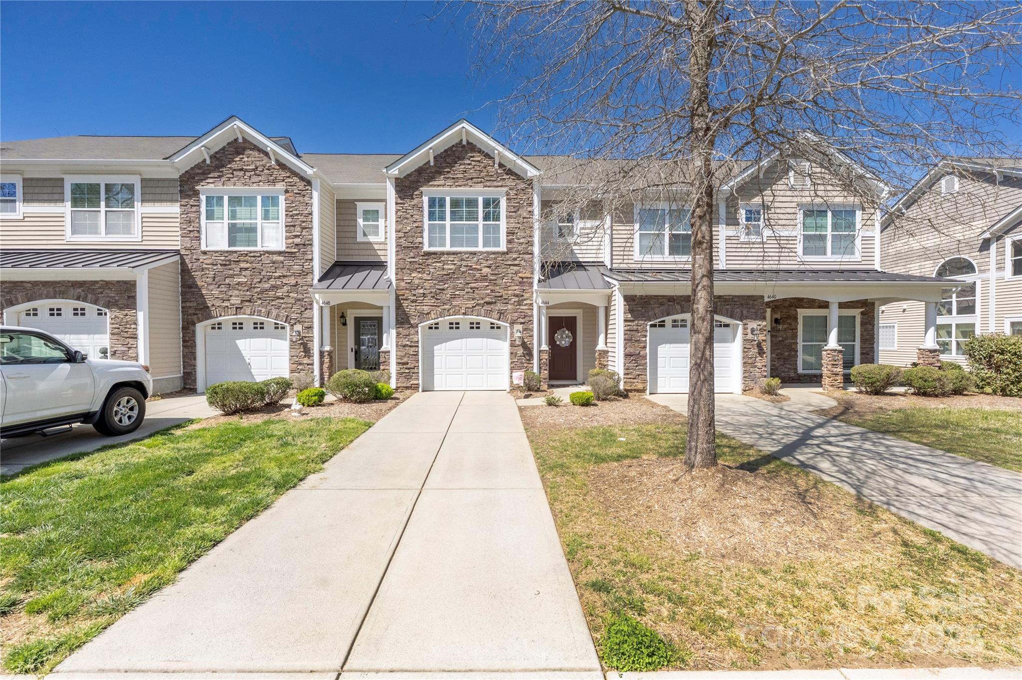 Craigmoss Ln, Charlotte, NC 28278