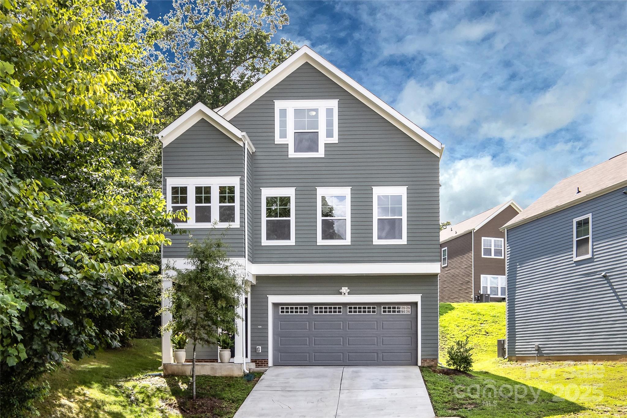 Henry Thoreau Rd, Charlotte, NC 28214