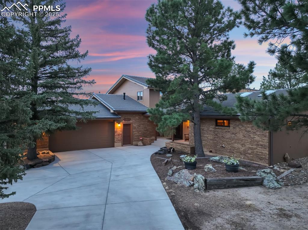 Cliff Point Cir E, Colorado Springs, CO 80919