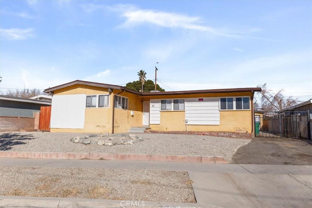 W Avenue H11, Lancaster, CA 93534