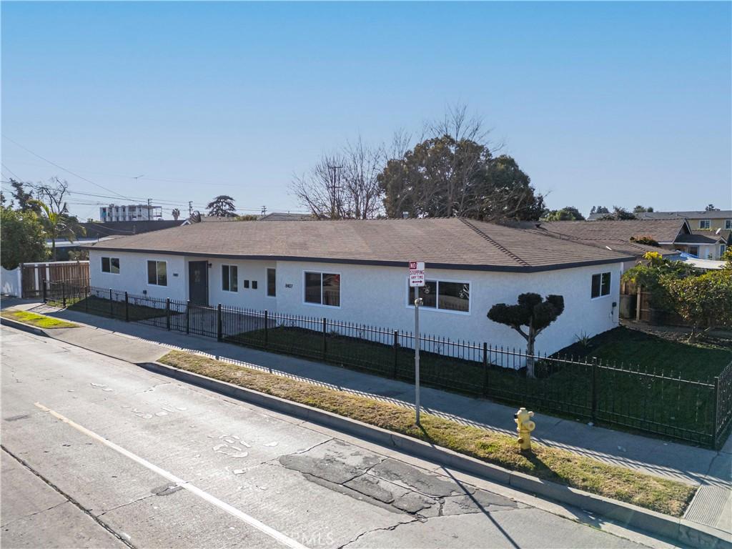 Maie Ave, Los Angeles, CA 90001