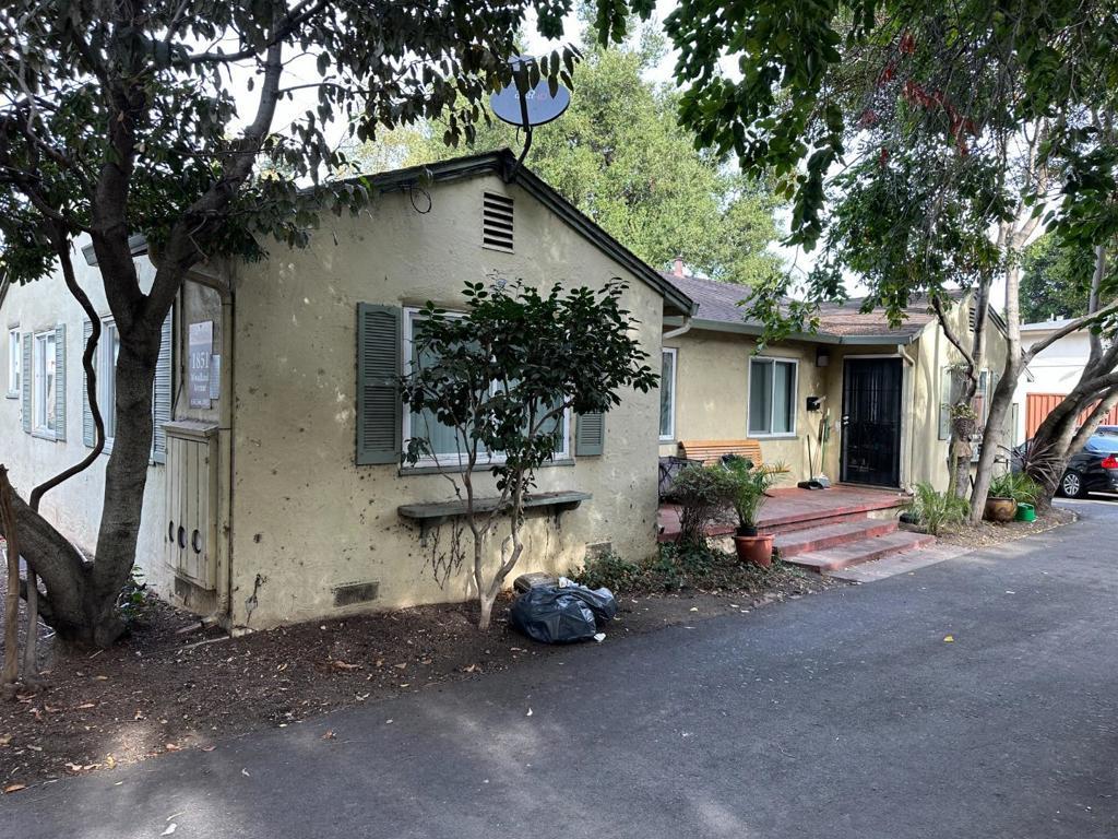 Woodland Ave, East Palo Alto, CA 94303