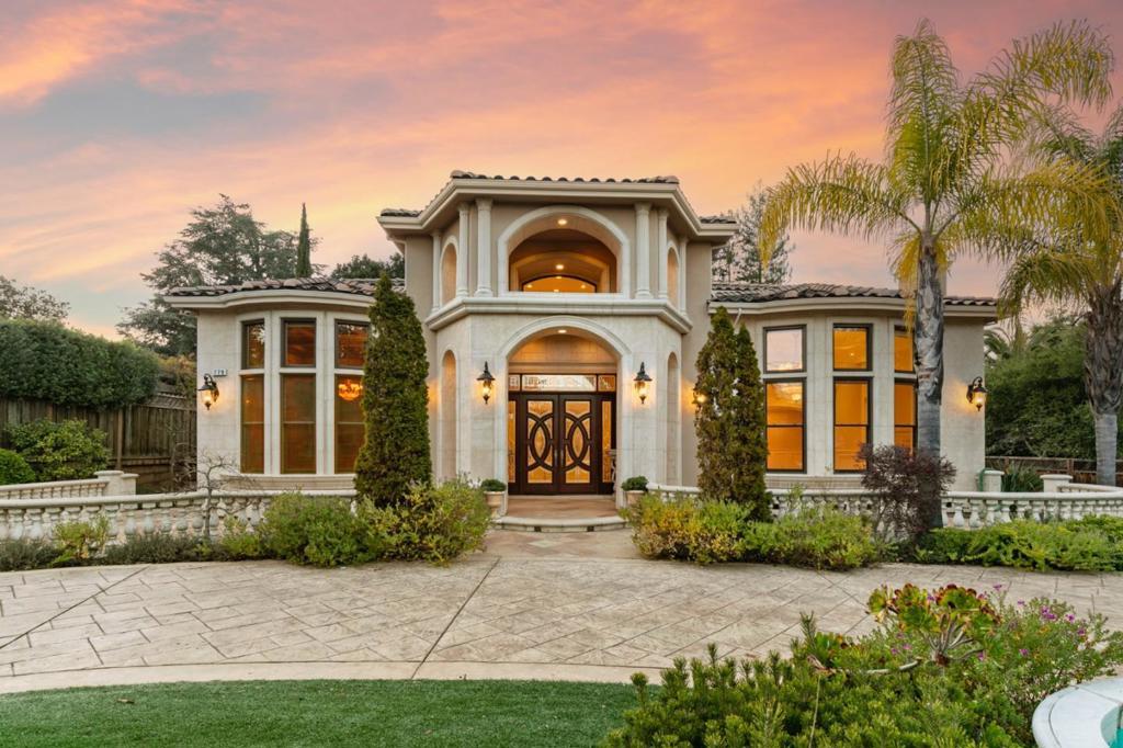 Mora Dr, Los Altos, CA 94024