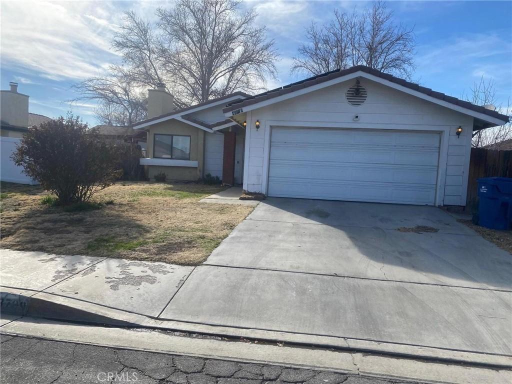 La Paz Ln, Lancaster, CA 93535
