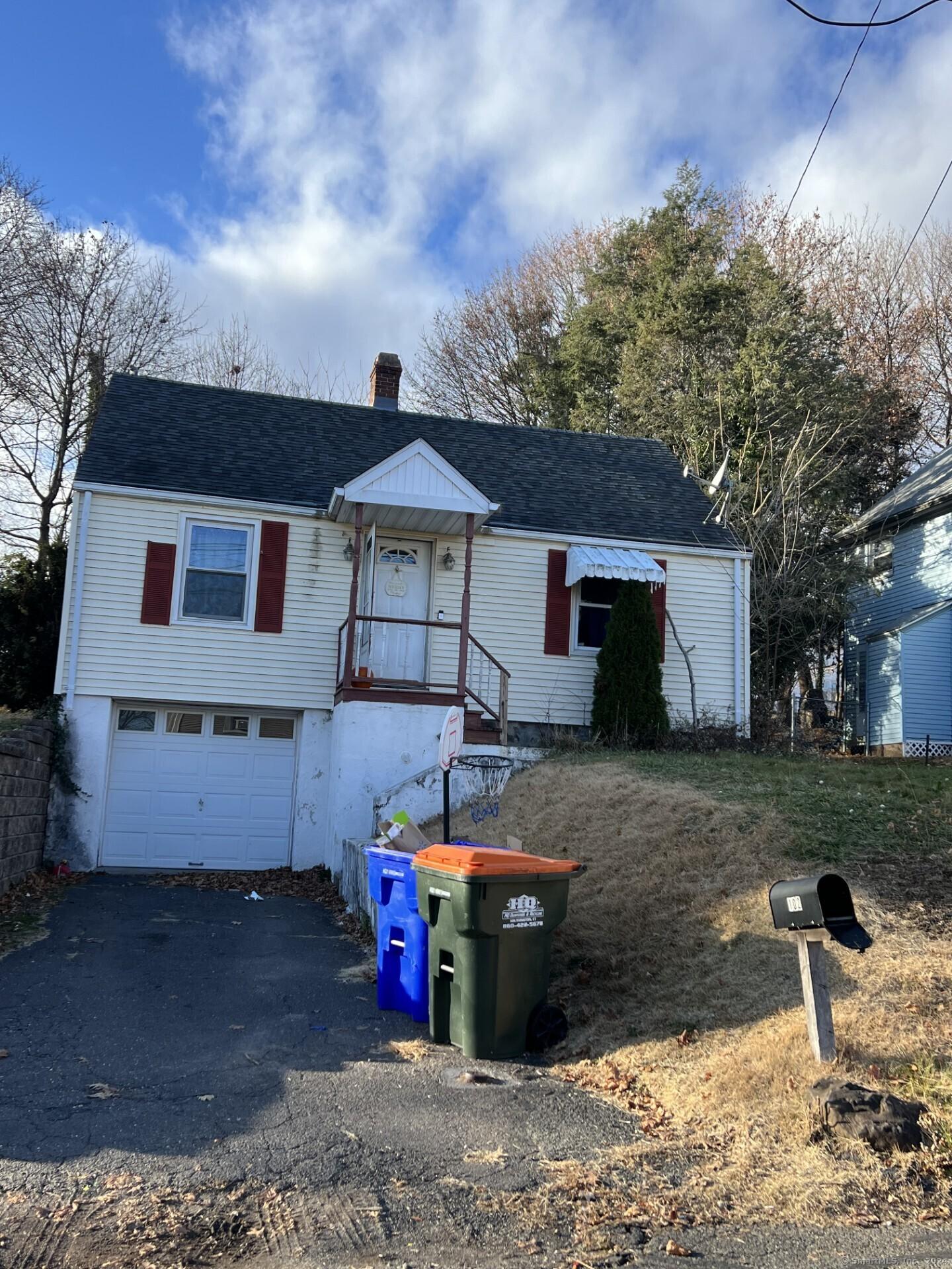 Horton Ave, Meriden, CT 06450