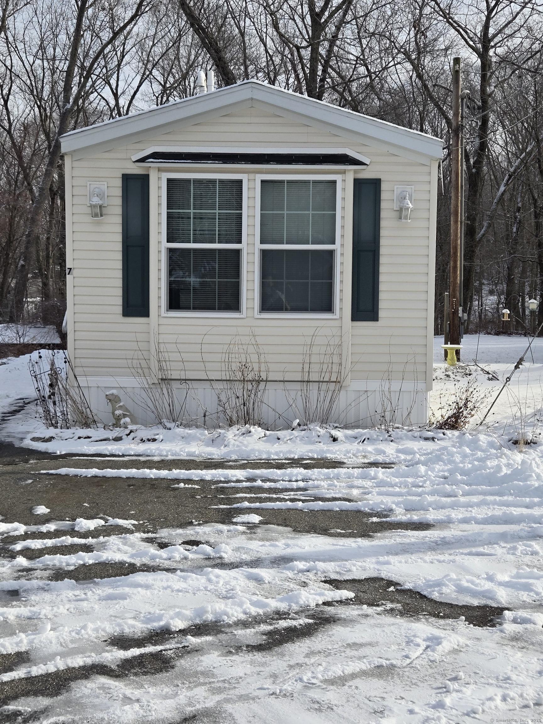 Pacemaker Ave, Norwich, CT 06360