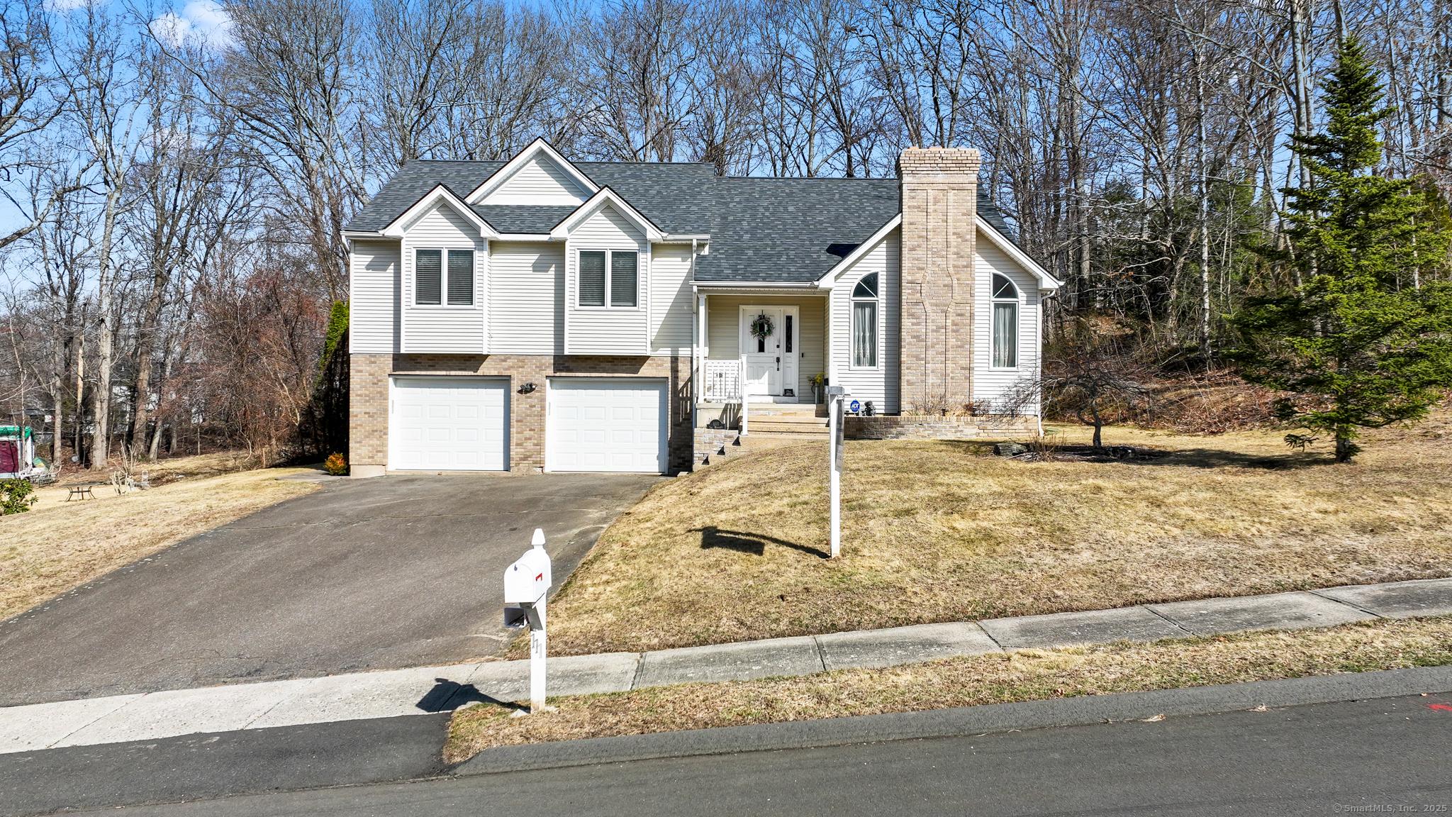 Georgetown Dr, Watertown, CT 06795