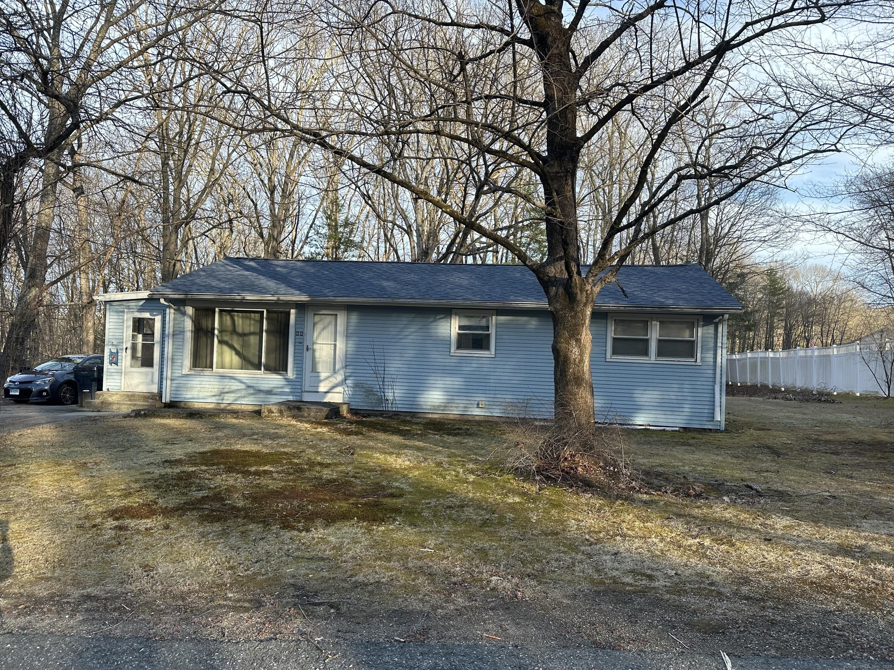 Richmond Rd, Putnam, CT 06260