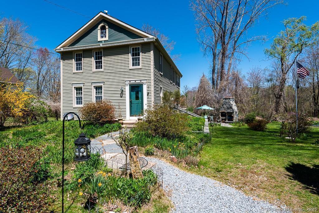 Broadway St, Colchester, CT 06415