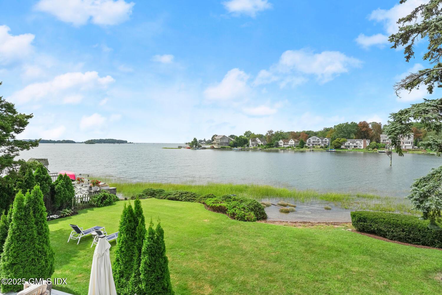 Oak Ln, Old Greenwich, CT 06870