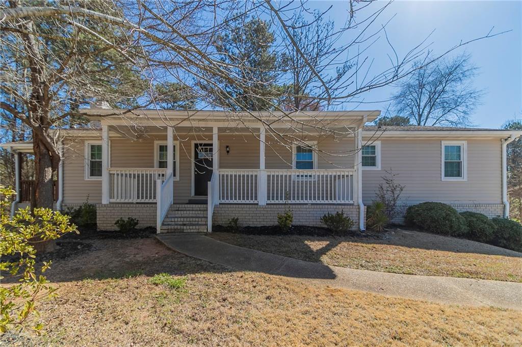 Balmoral Dr, Douglasville, GA 30135
