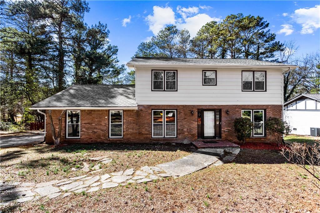 Blue Springs Ct Sw, Lilburn, GA 30047