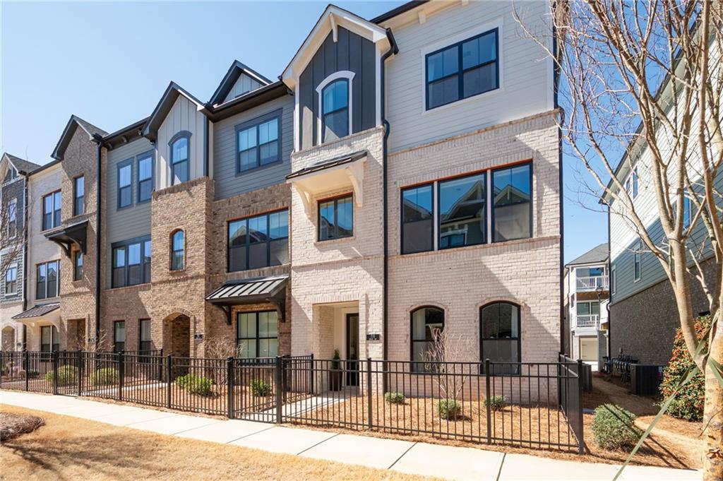 Hudson Way, Roswell, GA 30076