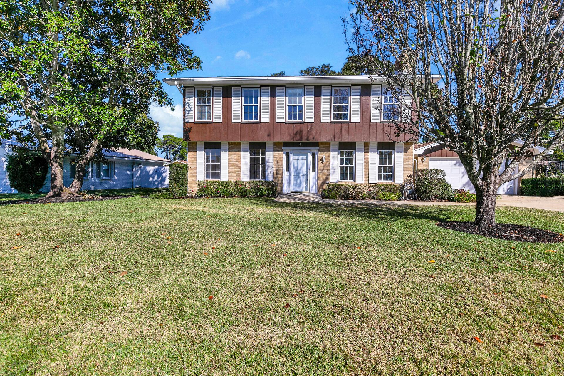 Pebble Beach Dr, Shalimar, FL 32579