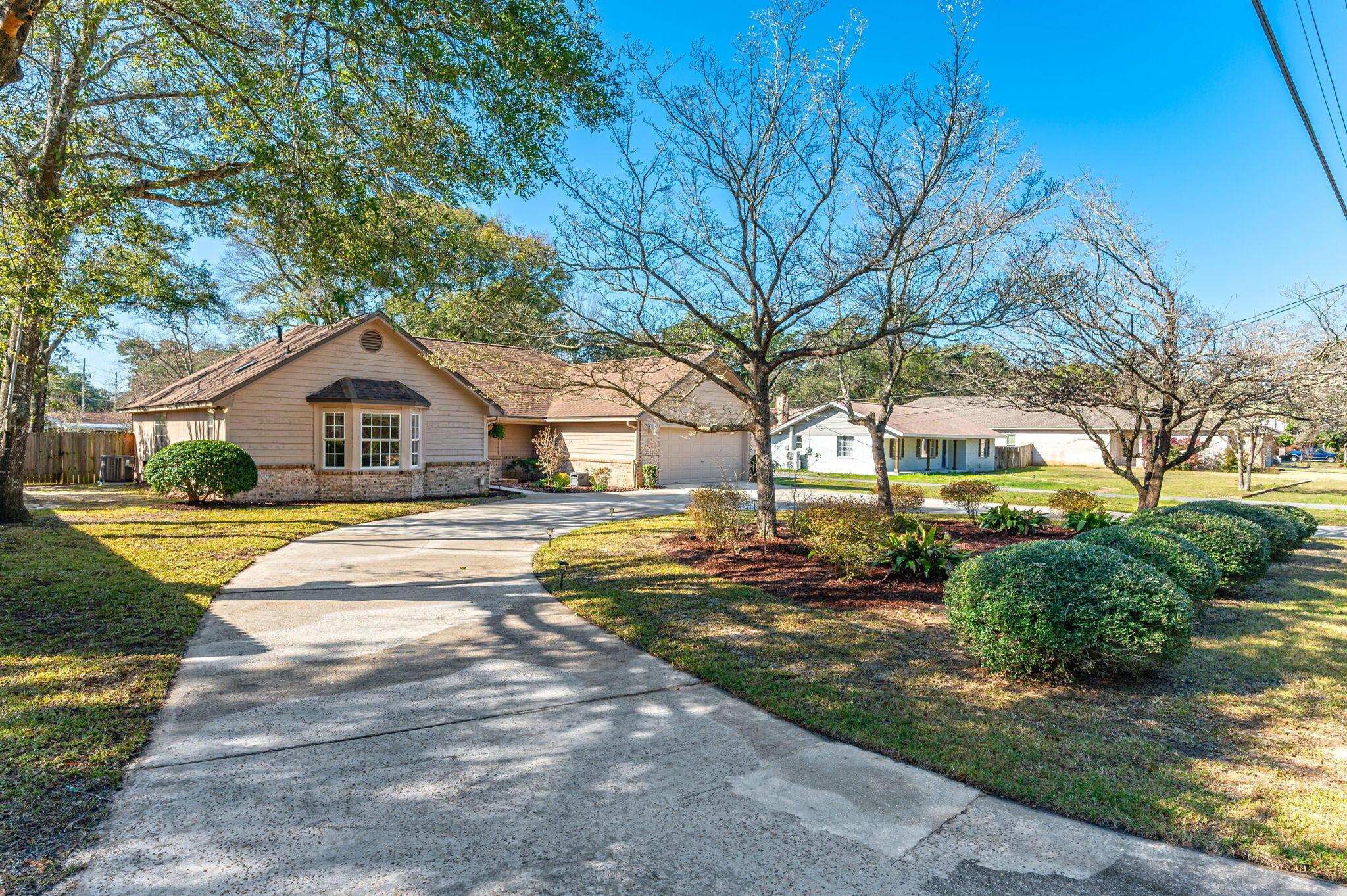 Holly Ave, Shalimar, FL 32579