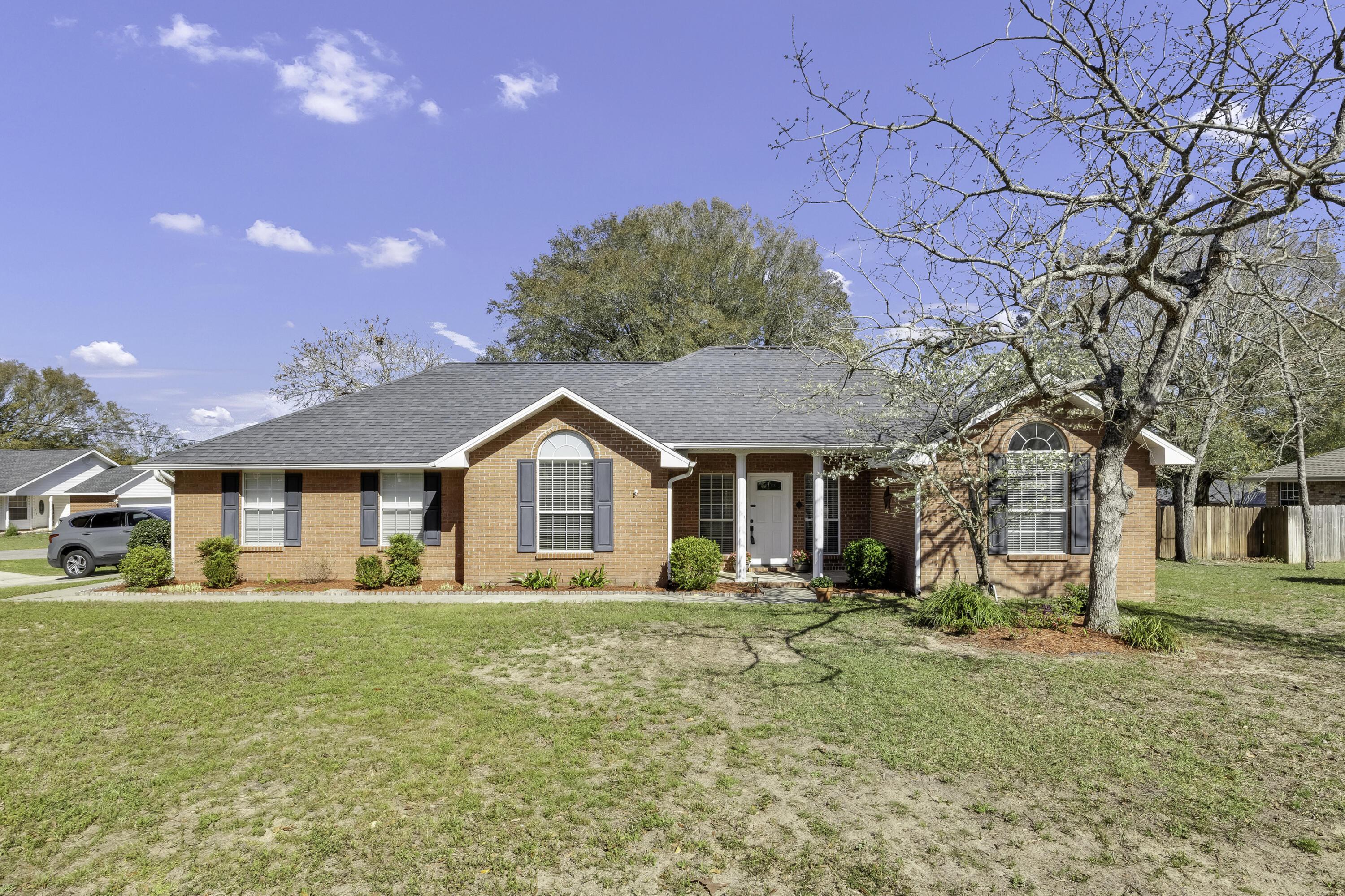 Aunt Polly Pl, Crestview, FL 32536