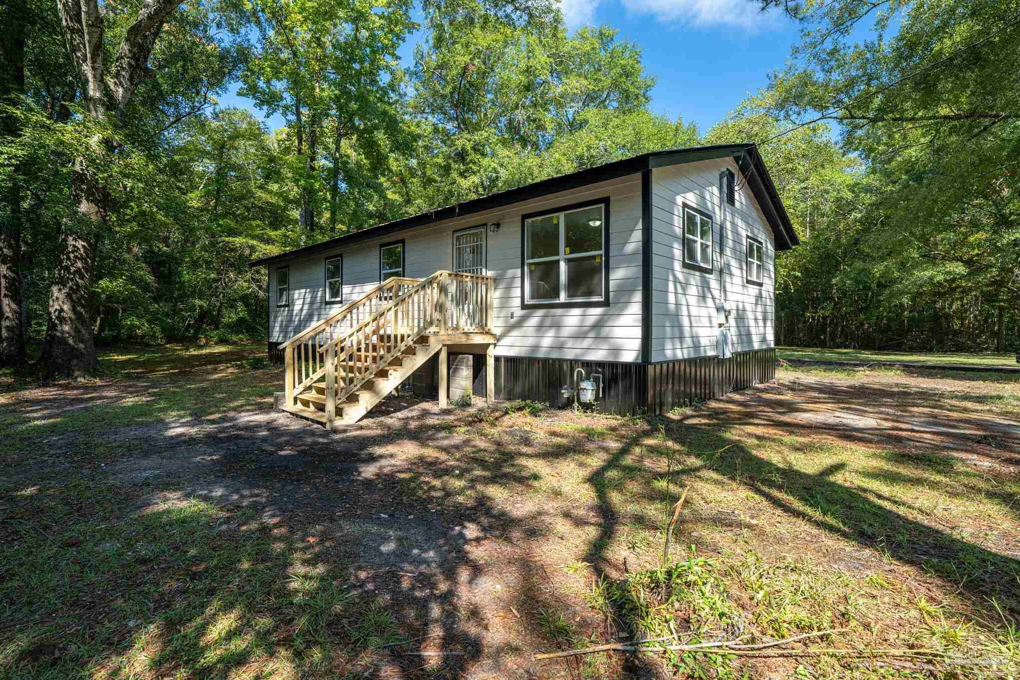 Palmer St, Brewton, AL 36426