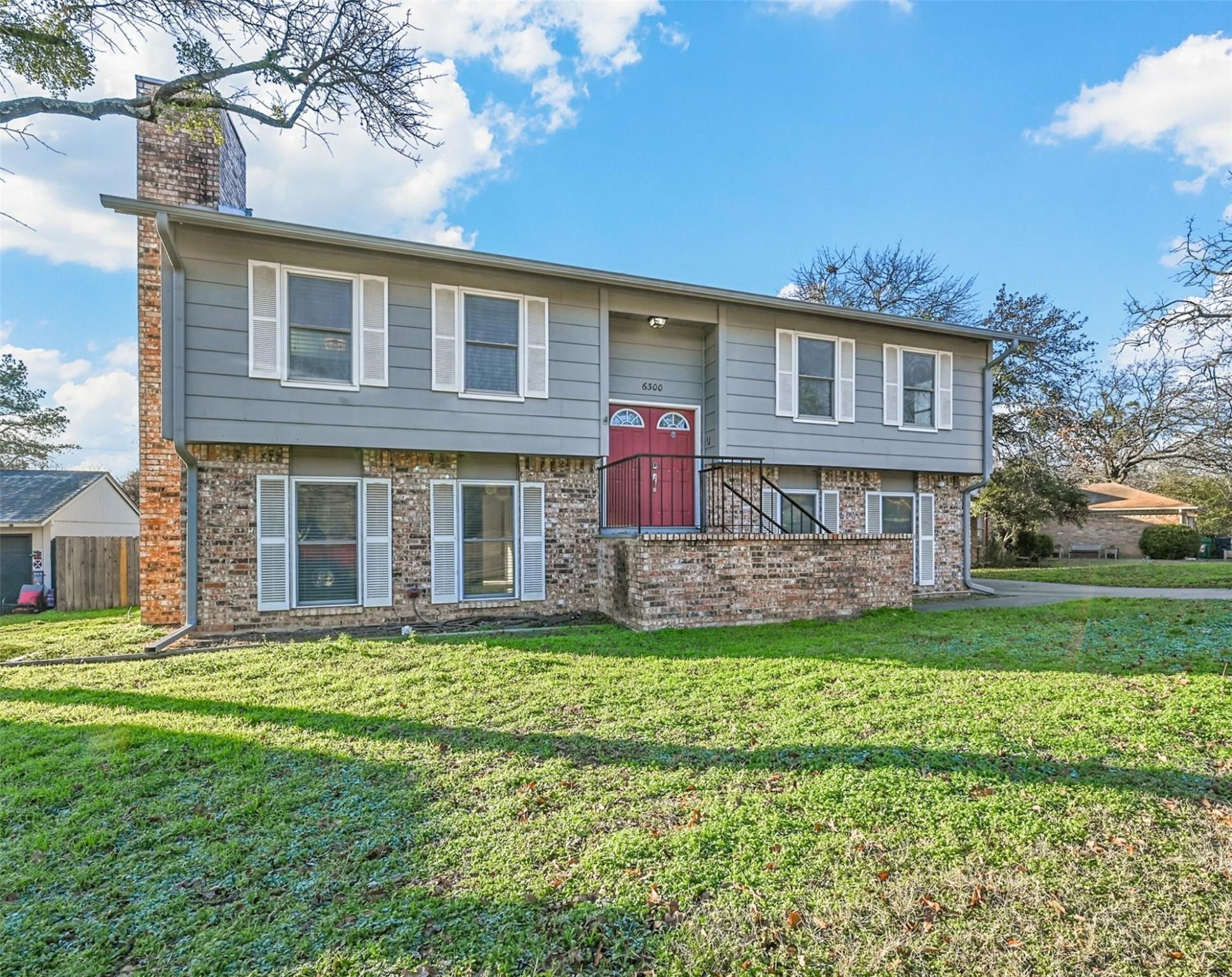 Barcelona Dr, Arlington, TX 76016