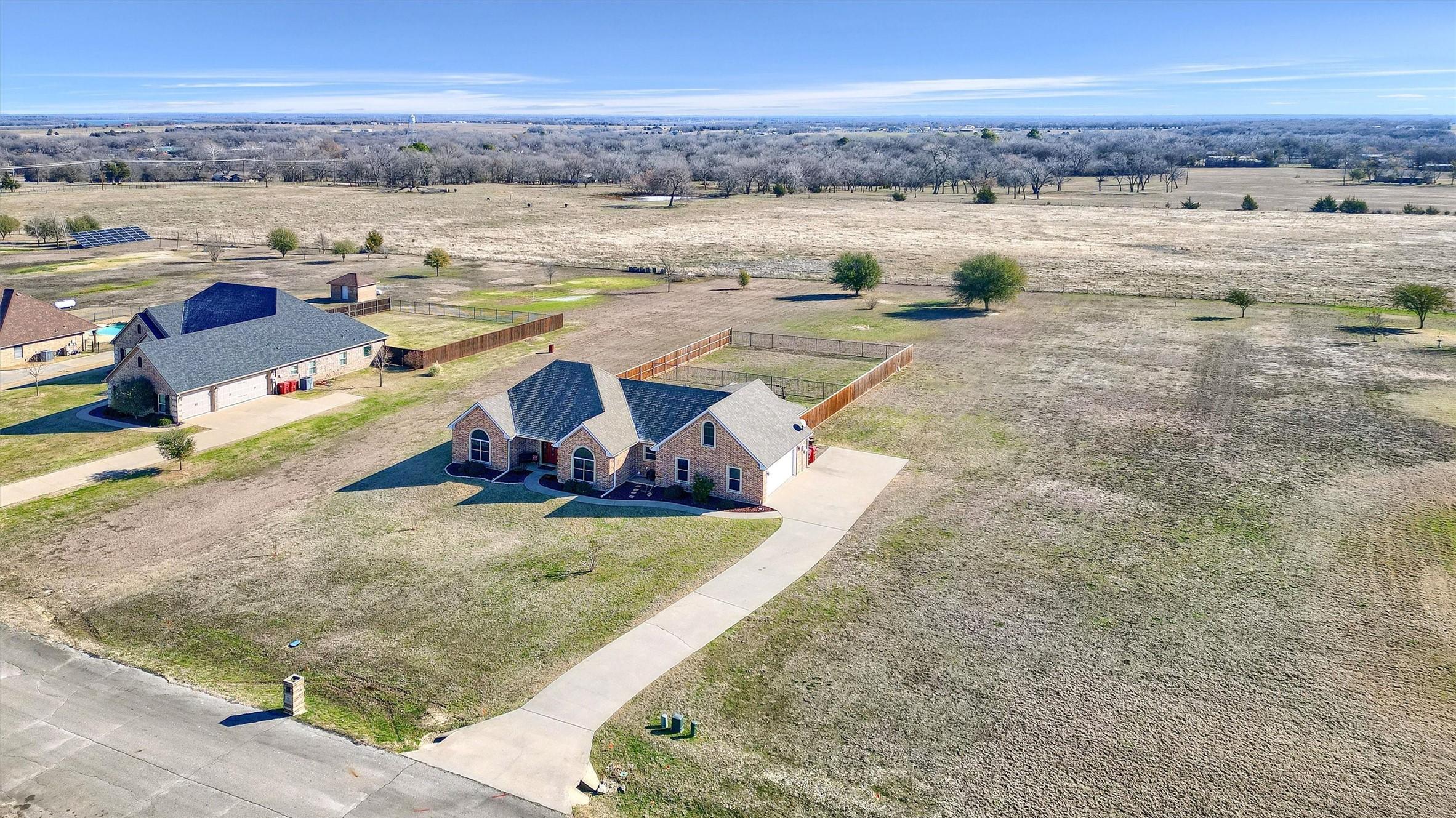 Shelby Trl, Bells, TX 75414