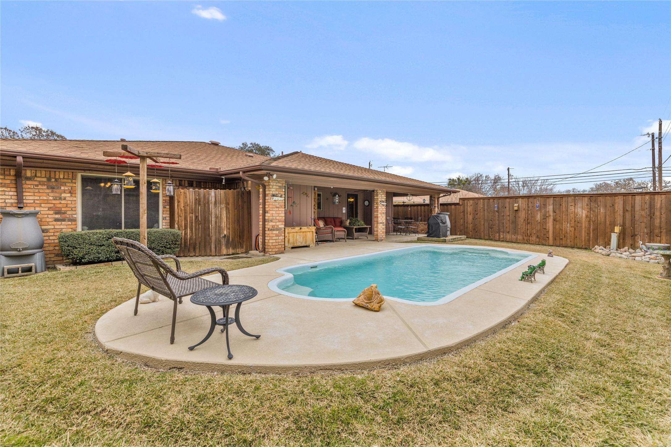 Apple Tree Ct, Irving, TX 75061