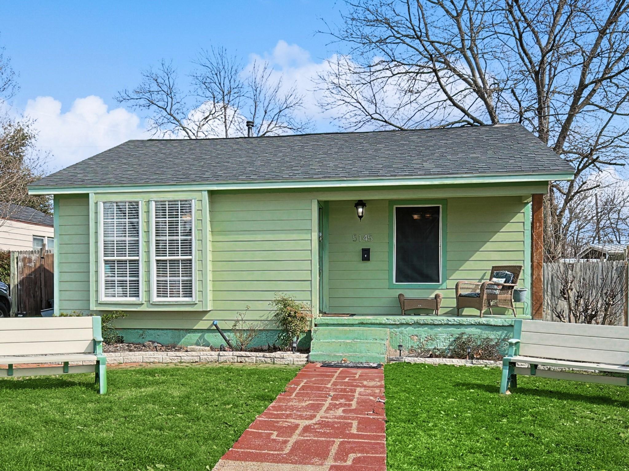 Cantrell St, Fort Worth, TX 76116