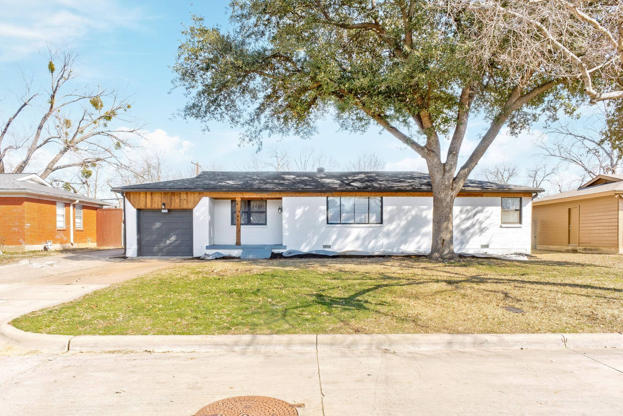 Dora St, Bedford, TX 76022
